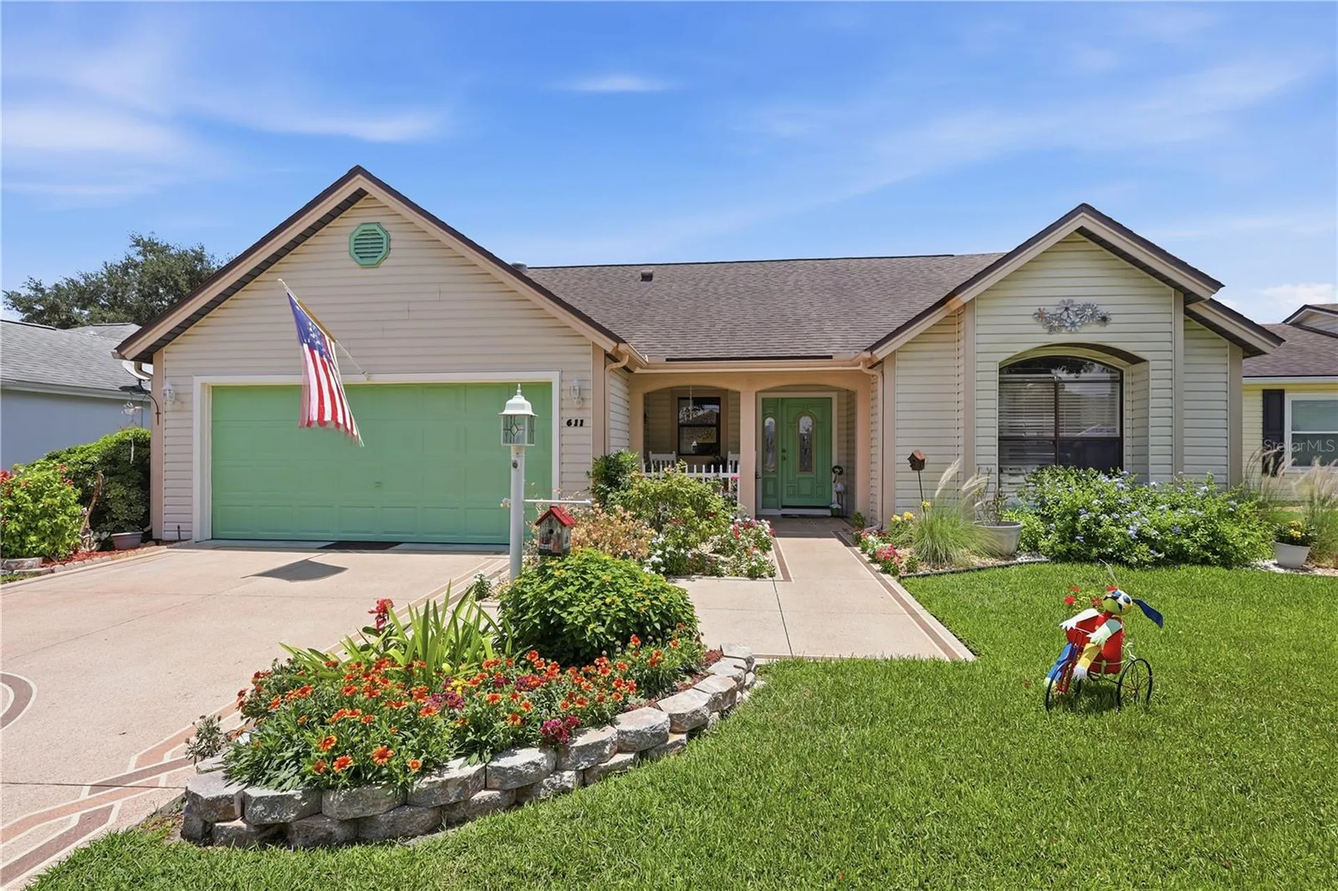 611 Lisbon Lane Lady Lake FL 32159