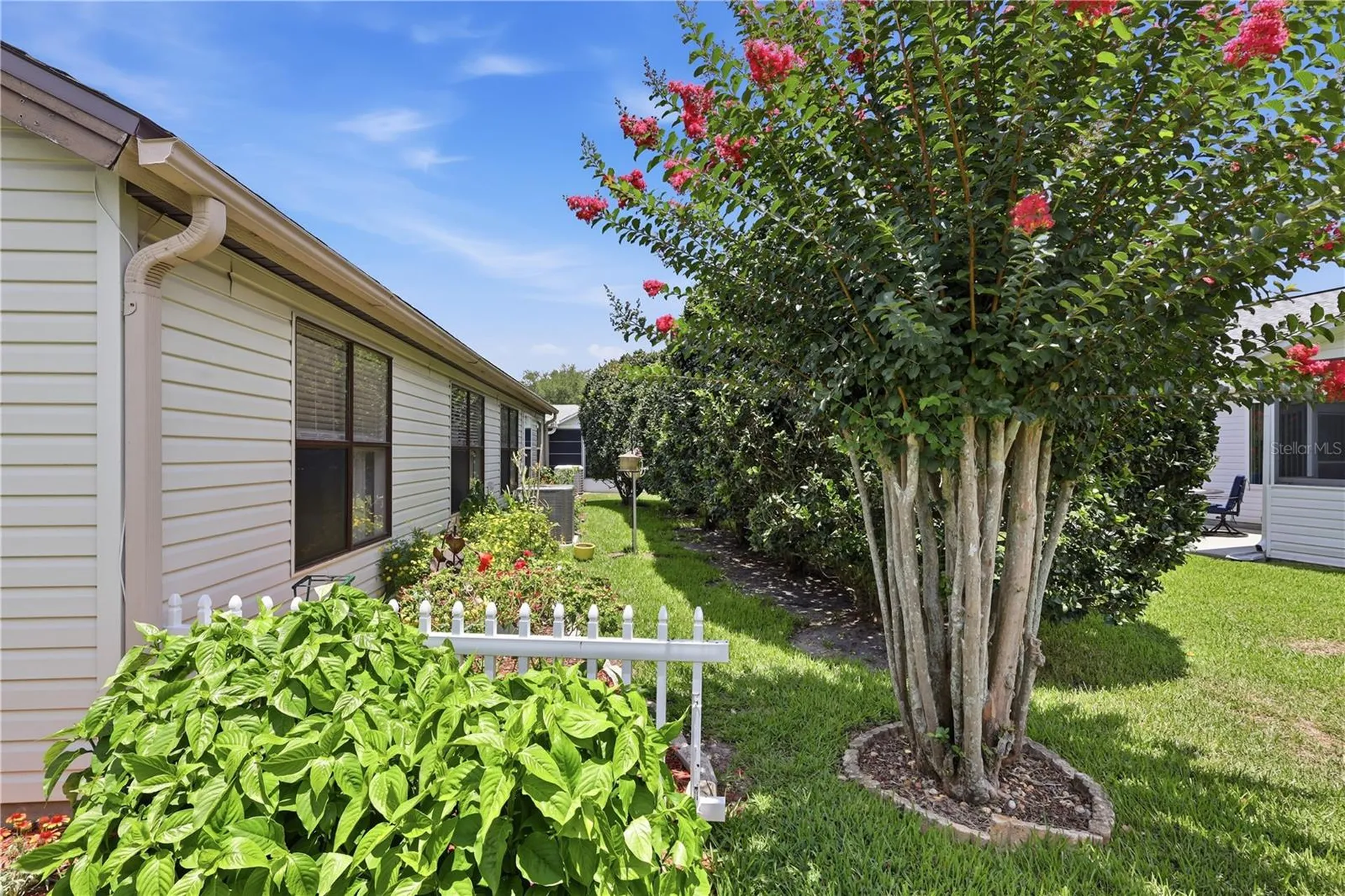 611 Lisbon Lane Lady Lake FL 32159