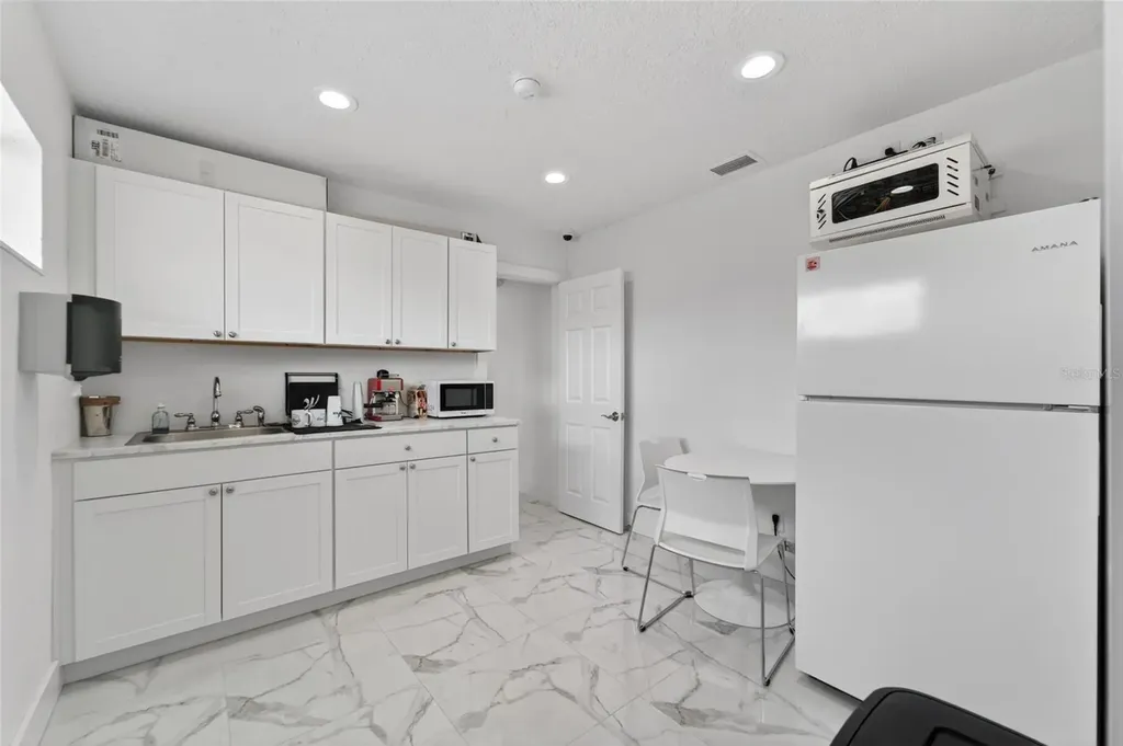 1233 Bartow Road Lakeland FL 33801