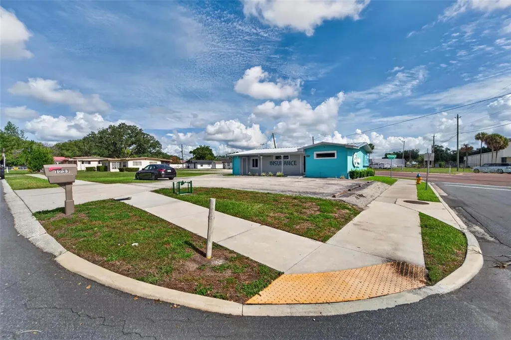 1233 Bartow Road Lakeland FL 33801
