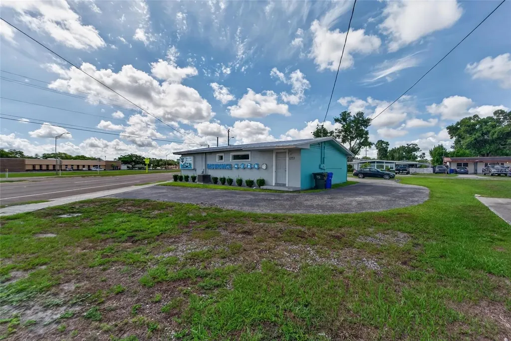 1233 Bartow Road Lakeland FL 33801