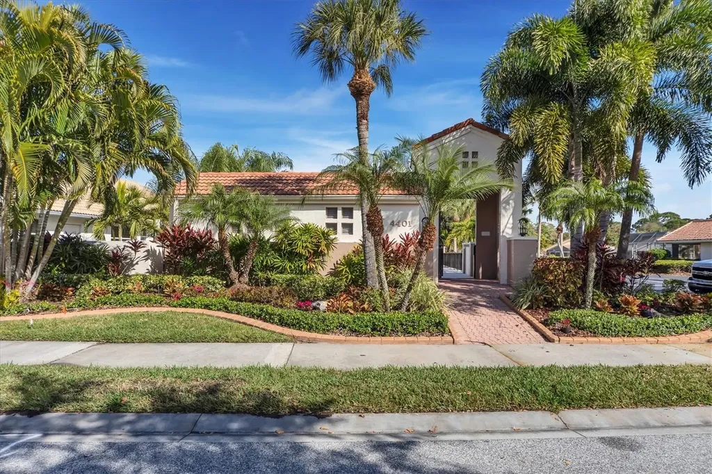 8006 Bobcat Circle Sarasota FL 34238