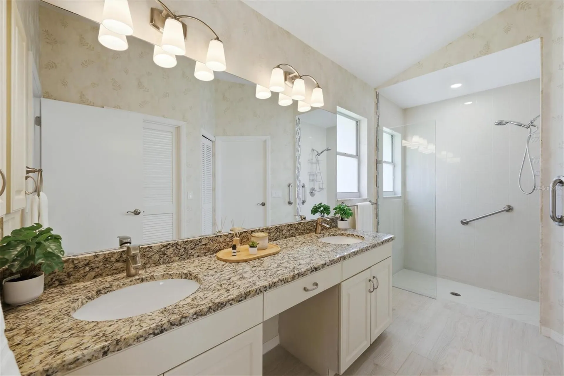 8006 Bobcat Circle Sarasota FL 34238