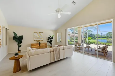 8006 Bobcat Circle Sarasota FL 34238
