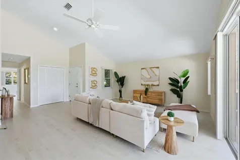 8006 Bobcat Circle Sarasota FL 34238