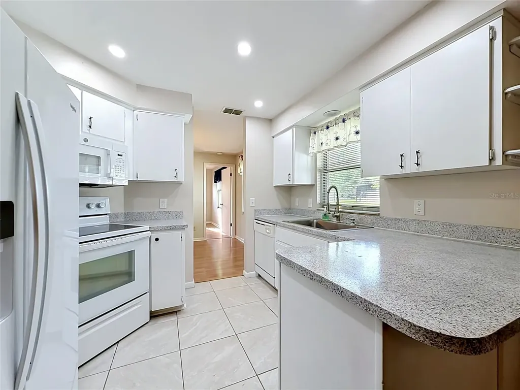 230 W Staggerbush Path Beverly Hills FL 34465