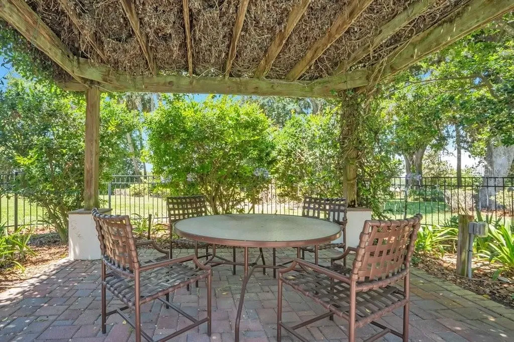 14365 SE Highway 42 Weirsdale FL 32195