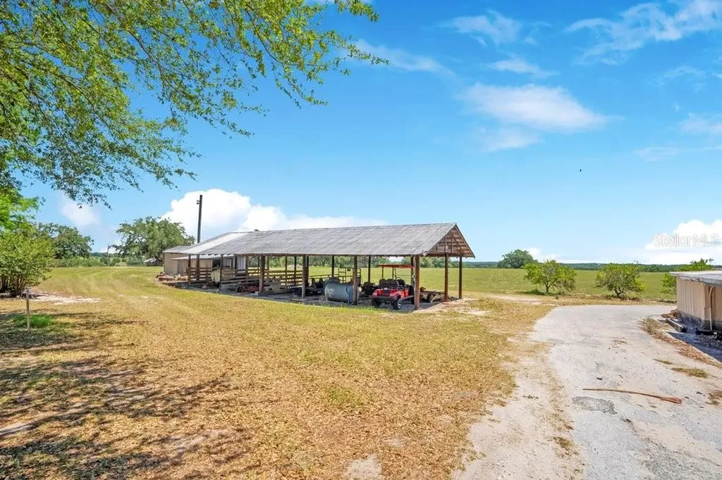 14365 SE Highway 42 Weirsdale FL 32195