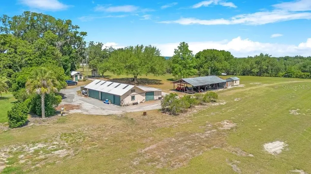 14365 SE Highway 42 Weirsdale FL 32195