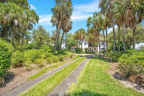 14365 SE Highway 42 Weirsdale FL 32195