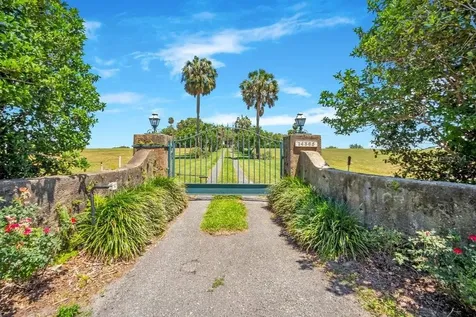 14365 SE Highway 42 Weirsdale FL 32195