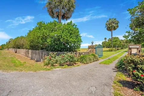 14365 SE Highway 42 Weirsdale FL 32195