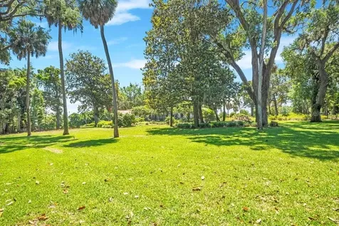 14365 SE Highway 42 Weirsdale FL 32195