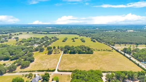 14365 SE Highway 42 Weirsdale FL 32195