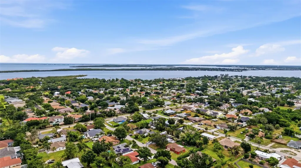 1524 84th Street NW Bradenton FL 34209
