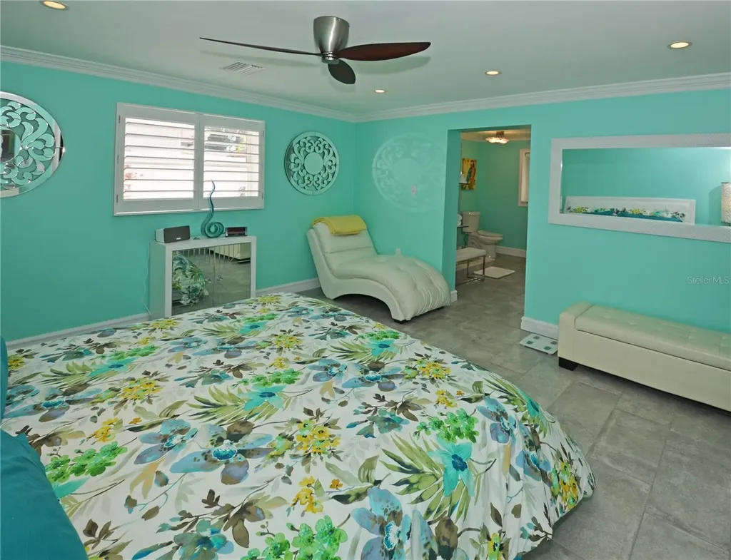 7020 Mango Avenue S St Petersburg FL 33707