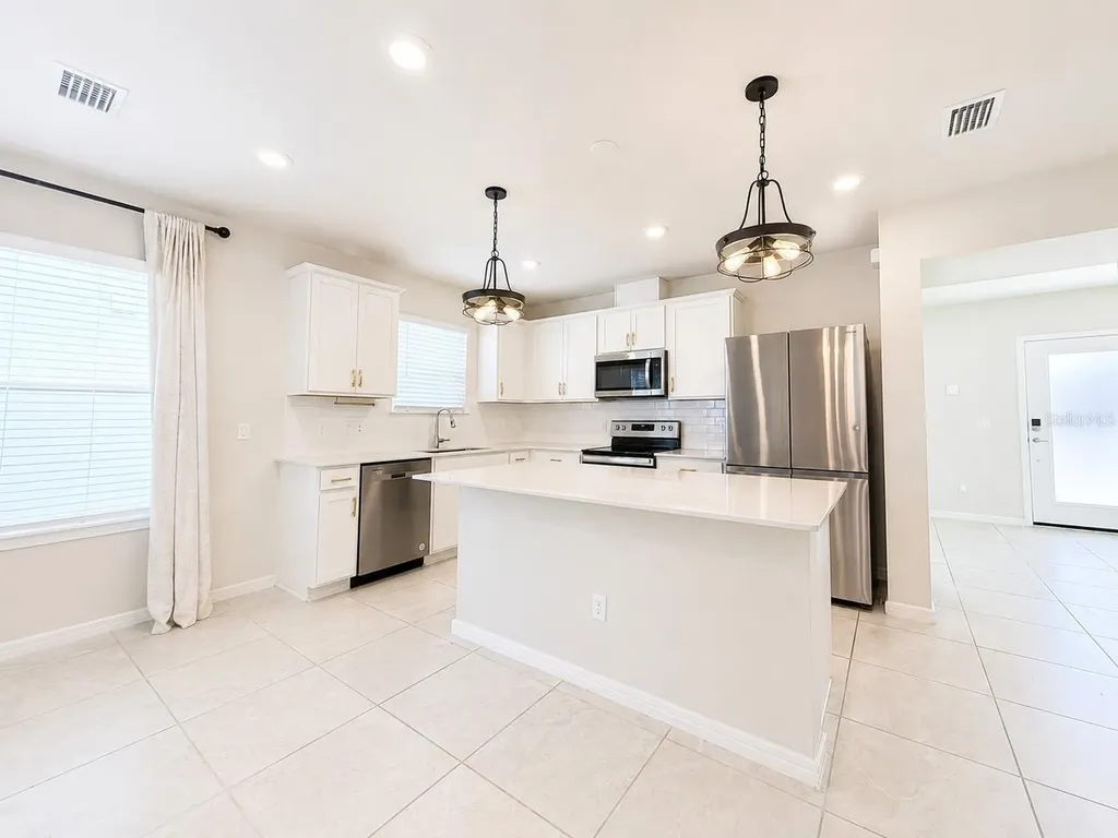 2092 Cross Prairie Parkway Kissimmee FL 34744