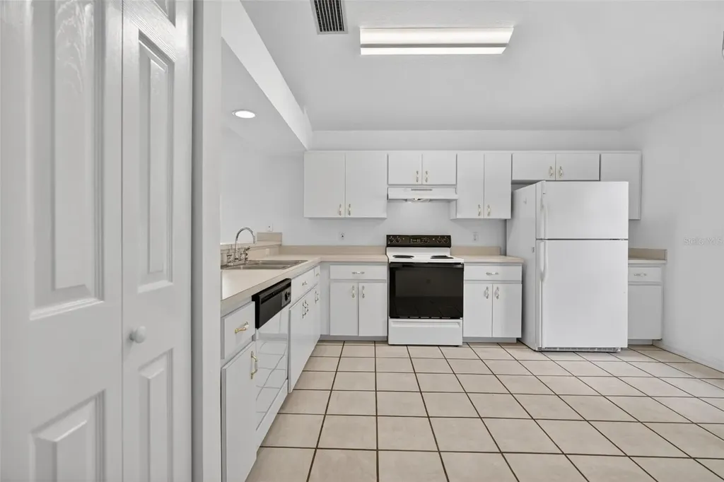 660 W Sunset Strip Drive Beverly Hills FL 34465