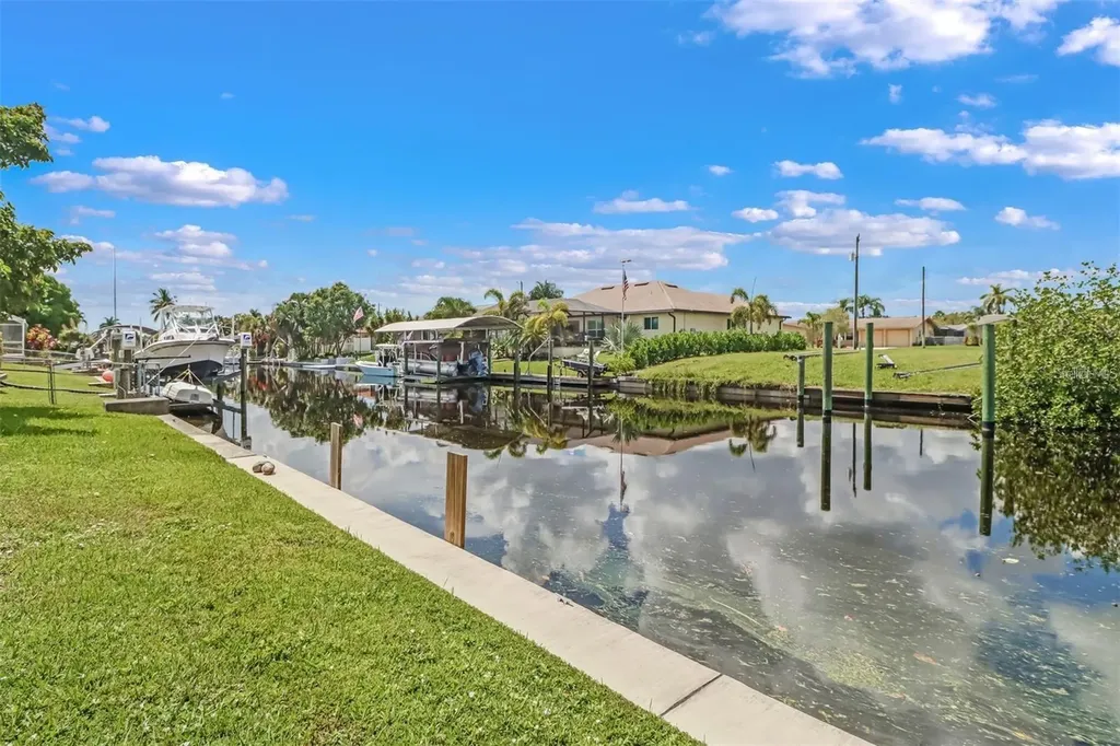 4711 Forest Glen Drive North Fort Myers FL 33903