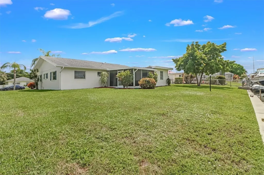 4711 Forest Glen Drive North Fort Myers FL 33903