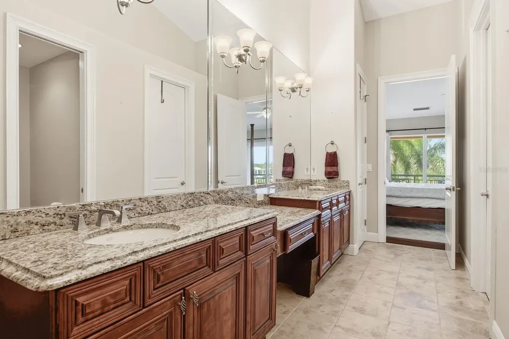 47 W Morgan Street Tarpon Springs FL 34689