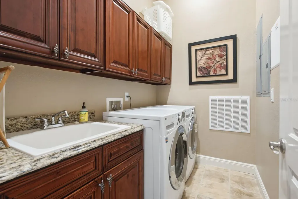 47 W Morgan Street Tarpon Springs FL 34689