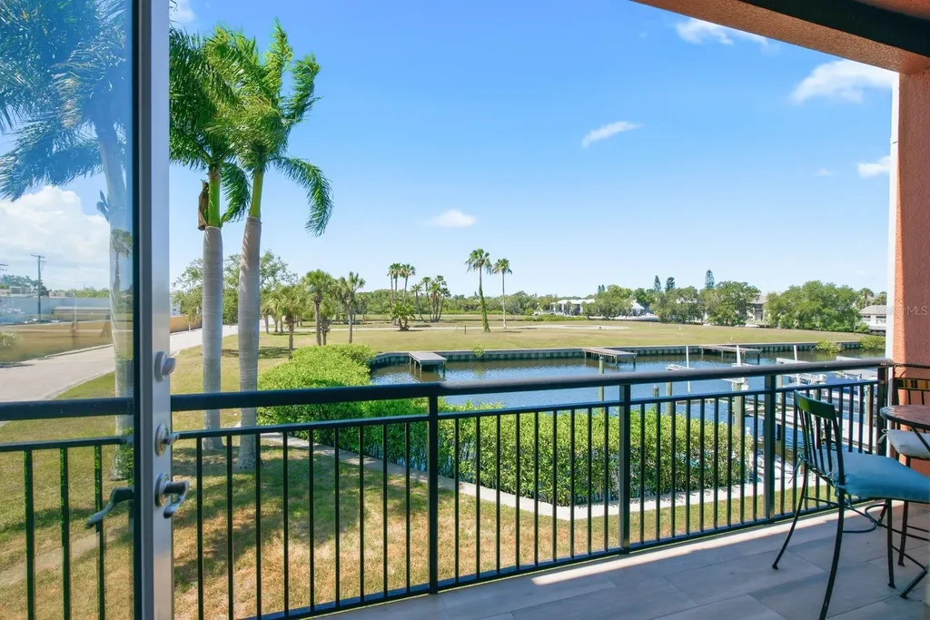 47 W Morgan Street Tarpon Springs FL 34689