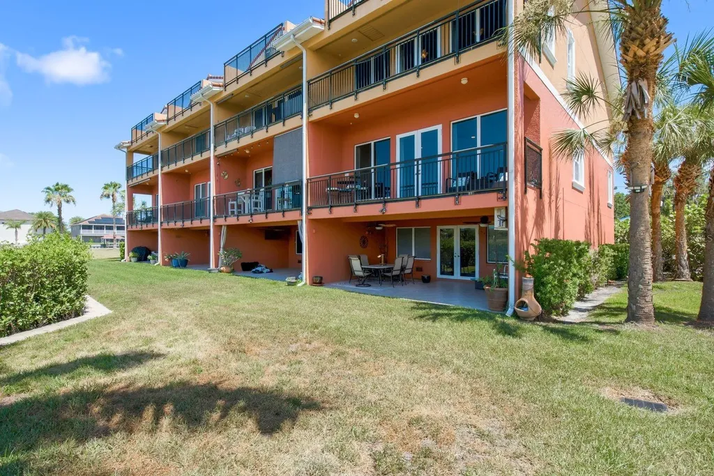 47 W Morgan Street Tarpon Springs FL 34689