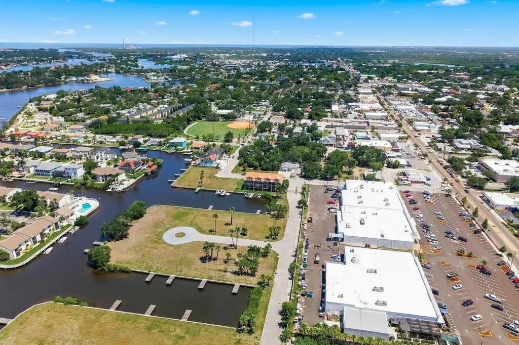 47 W Morgan Street Tarpon Springs FL 34689