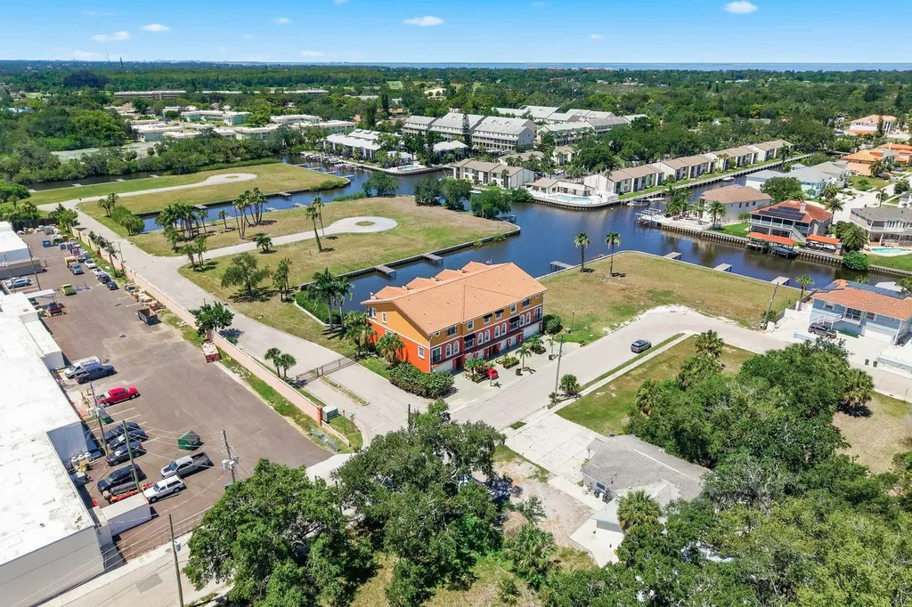 47 W Morgan Street Tarpon Springs FL 34689