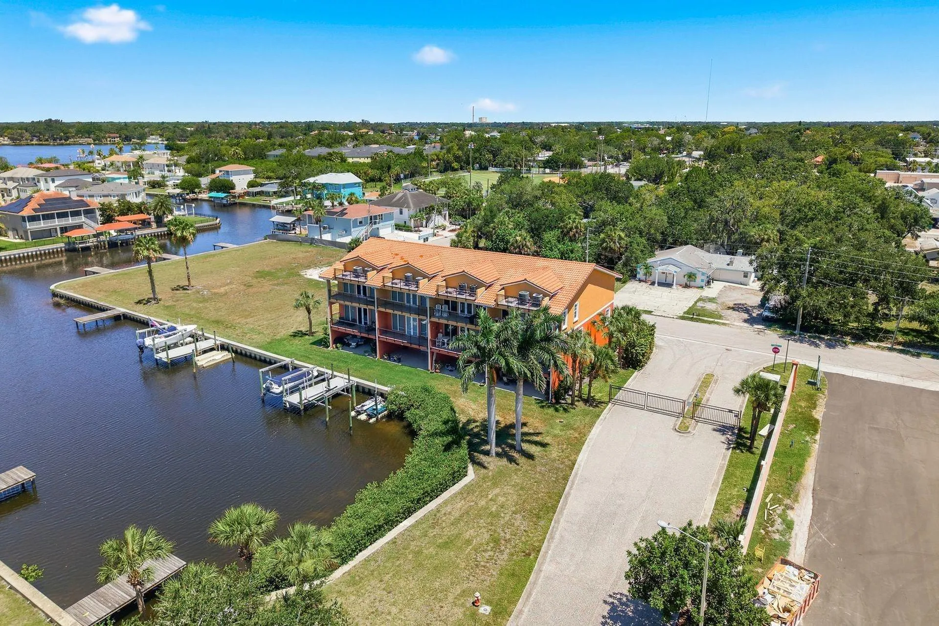 47 W Morgan Street Tarpon Springs FL 34689