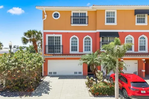 47 W Morgan Street Tarpon Springs FL 34689