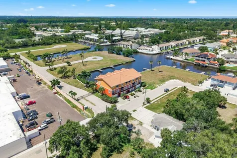 47 W Morgan Street Tarpon Springs FL 34689