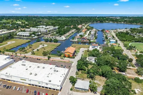 47 W Morgan Street Tarpon Springs FL 34689