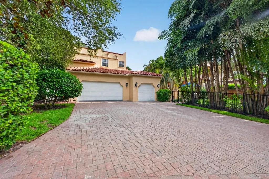 322 Roebling Road S Belleair FL 33756