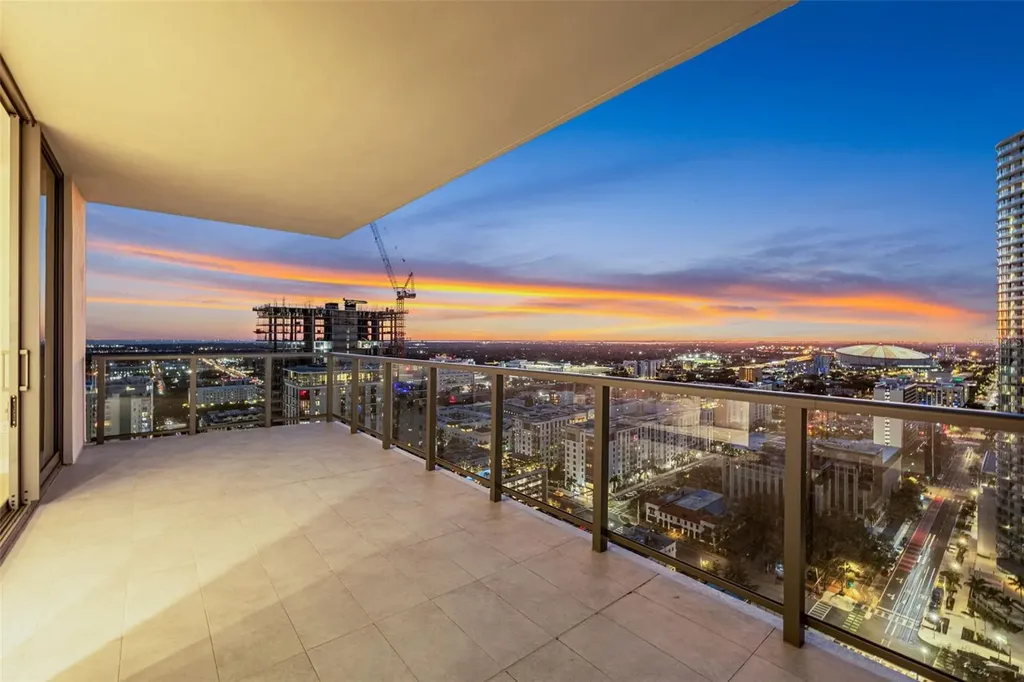 275 1st Ave S St Petersburg FL 33701