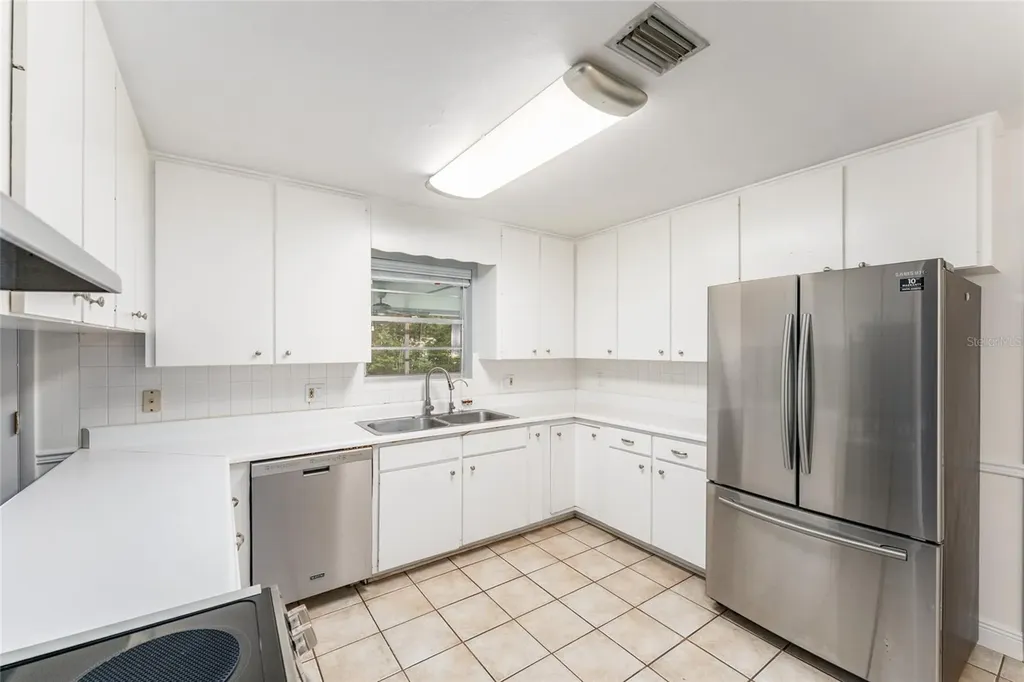 930 NW 37th Terrace Gainesville FL 32605