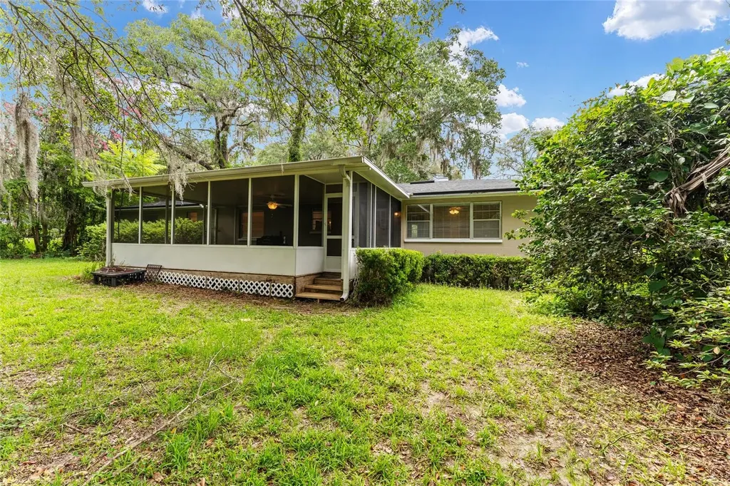930 NW 37th Terrace Gainesville FL 32605