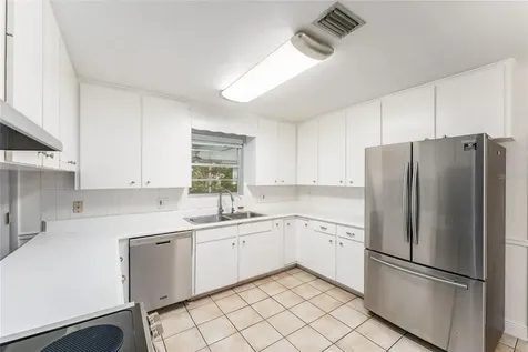 930 NW 37th Terrace Gainesville FL 32605