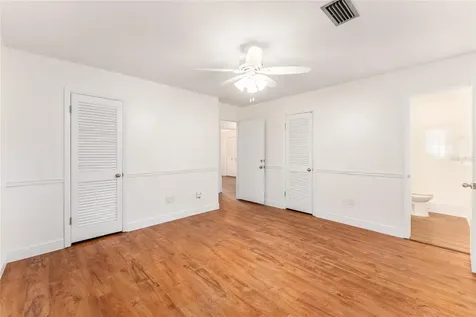 930 NW 37th Terrace Gainesville FL 32605
