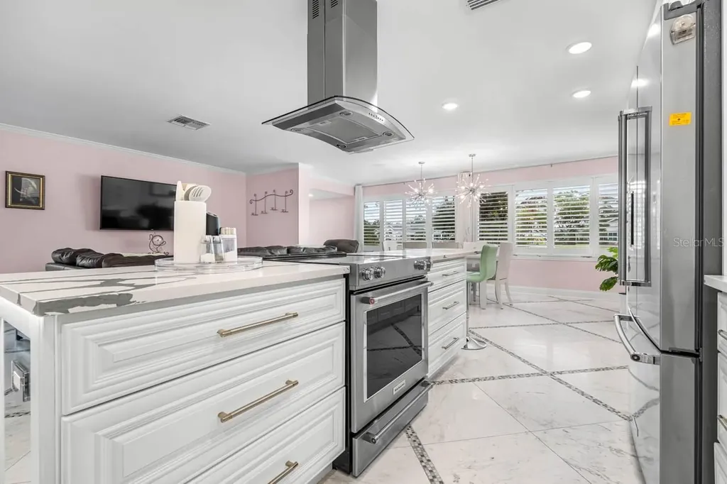 2343 Glenmore Circle Sun City Center FL 33573