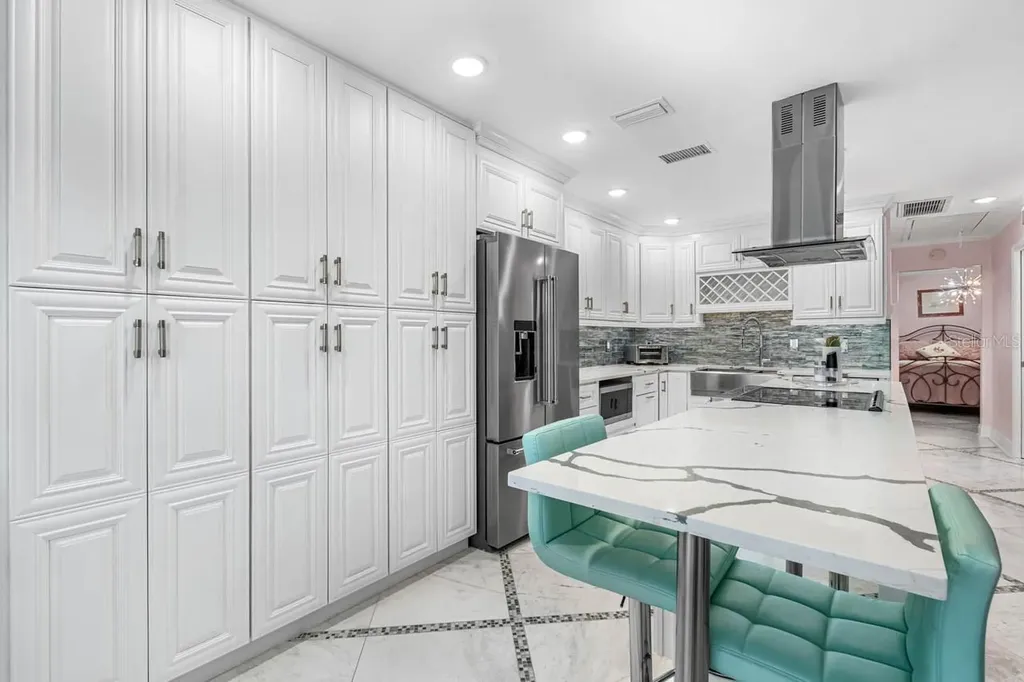 2343 Glenmore Circle Sun City Center FL 33573