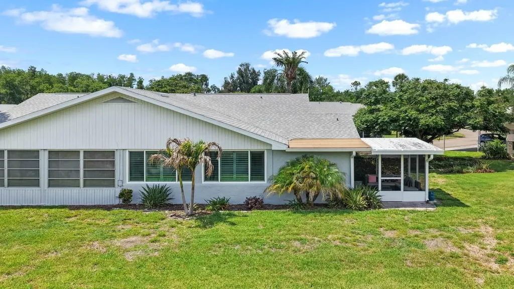2343 Glenmore Circle Sun City Center FL 33573