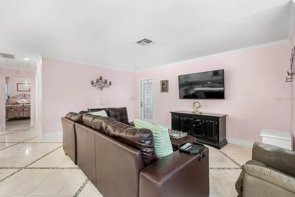 2343 Glenmore Circle Sun City Center FL 33573