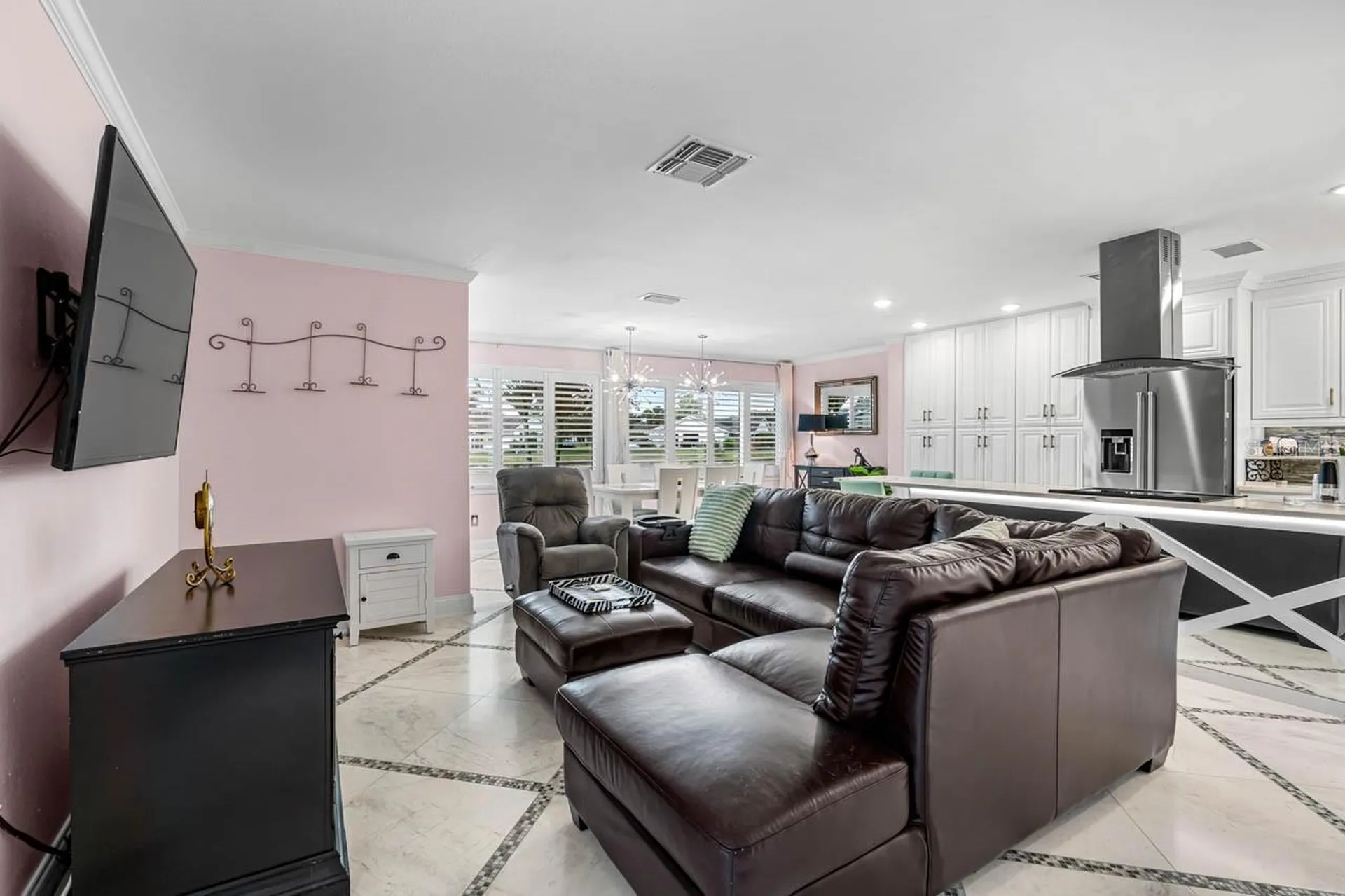 2343 Glenmore Circle Sun City Center FL 33573