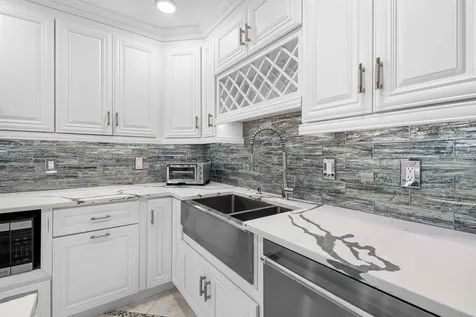 2343 Glenmore Circle Sun City Center FL 33573