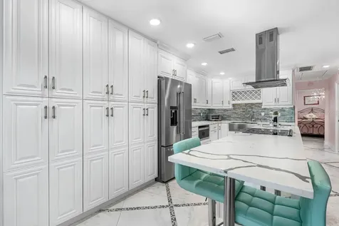 2343 Glenmore Circle Sun City Center FL 33573