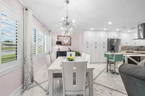 2343 Glenmore Circle Sun City Center FL 33573
