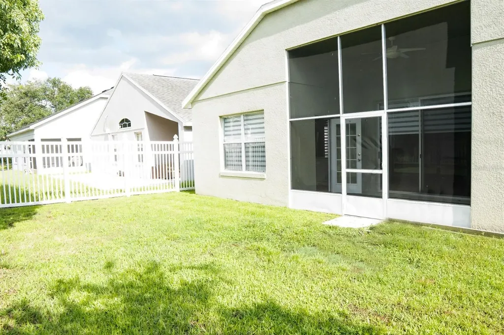 2713 Barnsley Lane Kissimmee FL 34744