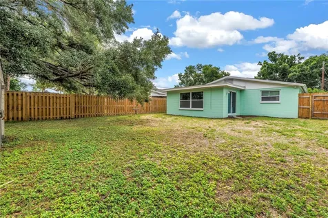 543 72nd Ave N St Petersburg FL 33702